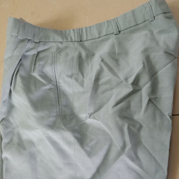 Umberto Rosetti letnie eleganckie spodnie męskie 30% wiskoza 88 cm pas