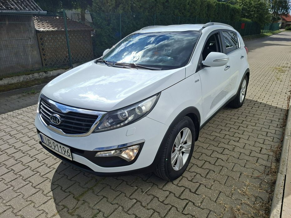 Kia Sportage 2.0 diesel 4x4 bogata wersja ważne opłaty
