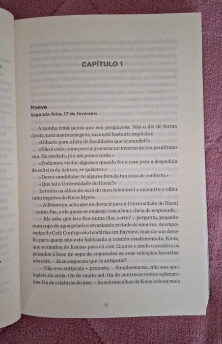 Livro - Um de nós é o próximo