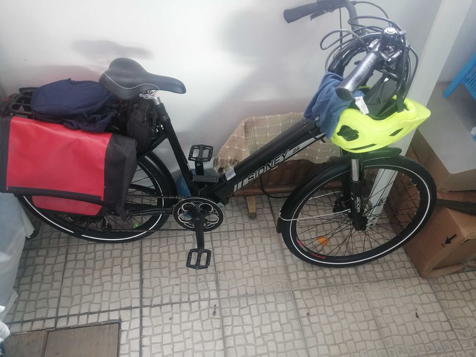 Bicicleta elétrica - com acessórios - aut. 100km