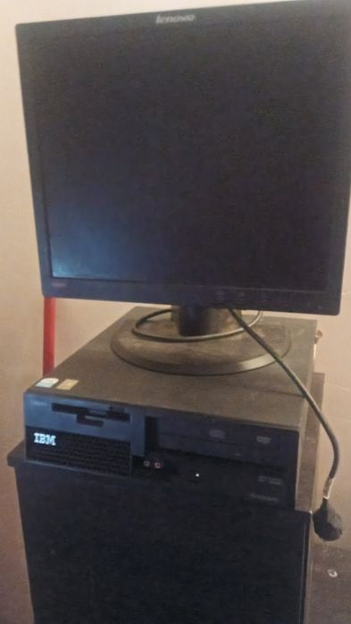 Komputer retro ThinksCentre IBM 8215