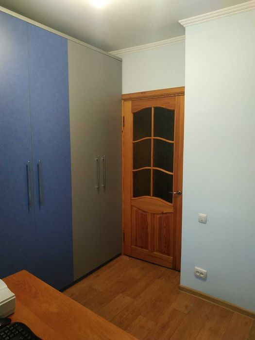 4-кімн.кв. в комфортному районі без відключень - More