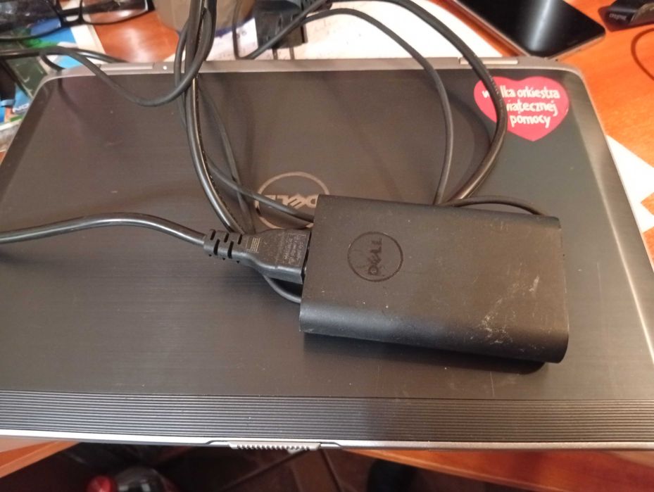 Biznesowy laptop DELL LATITUDE E6420 Windows 10, RAM 4 GB, procesor i5, dysk 250 GB , zasilacz Dell