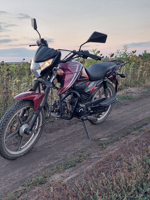 Спарк 125 красний