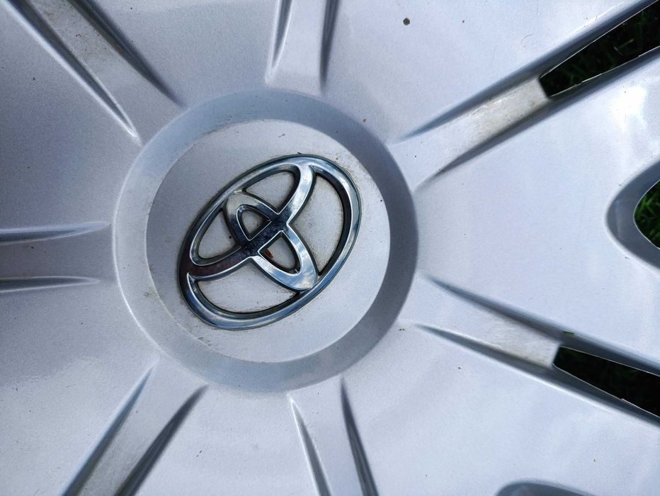 2 x Kołpaki samochodowe 15" orginalne Toyota