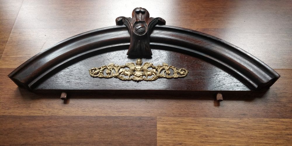 Korona, górka do zegara z mosiężną aplikacją 39 cm