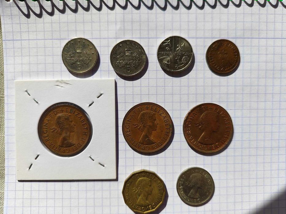 Lote de 39 moedas do Reino Unido (libras) , todas diferentes.