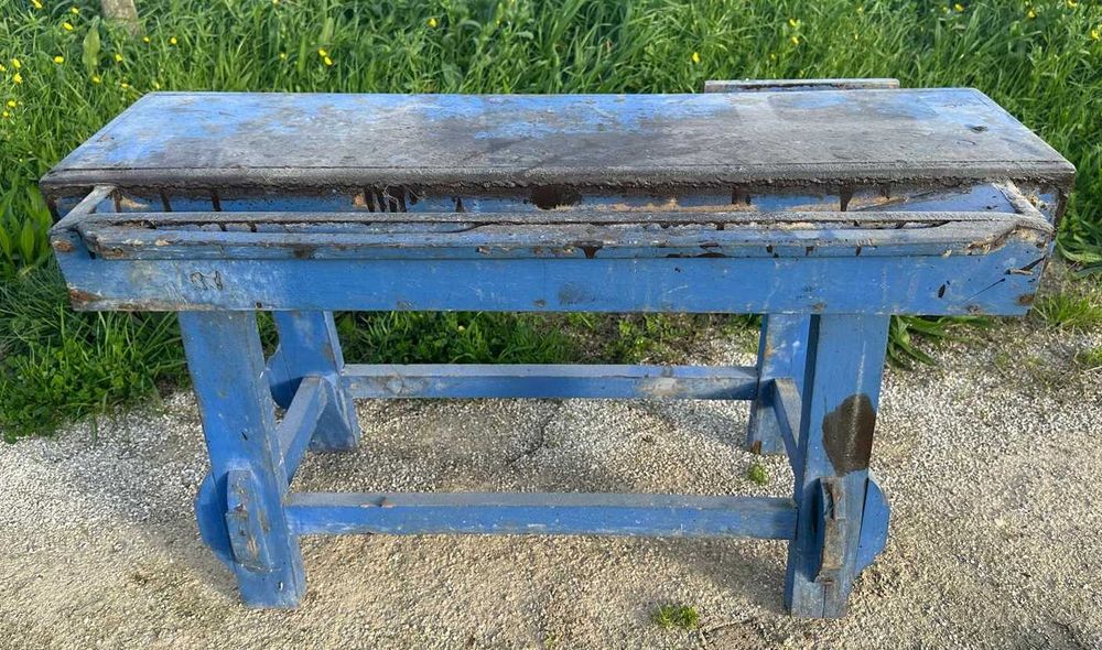 Bancada de carpinteiro antiga tamanho de criança