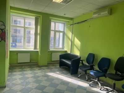 Фасадне приміщення 98,5 кв.м, м. Прилуки, вул Київська, буд 186-В