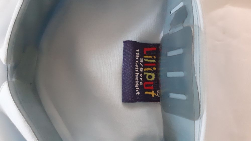 рубашки новые девичьи, школьные.