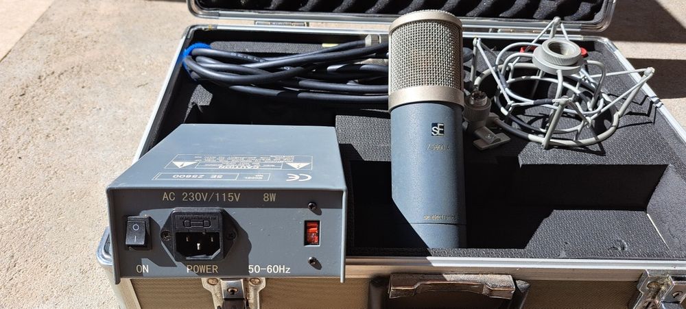 Microfone condensador SE Electronics  Z 5600A