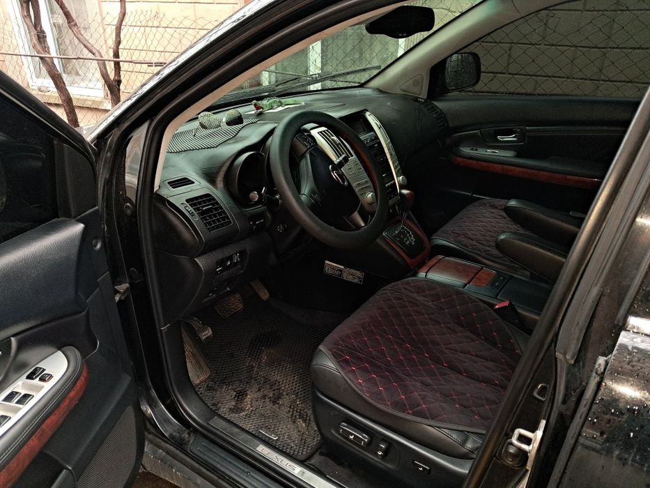 Автомобіль Lexus rx 330