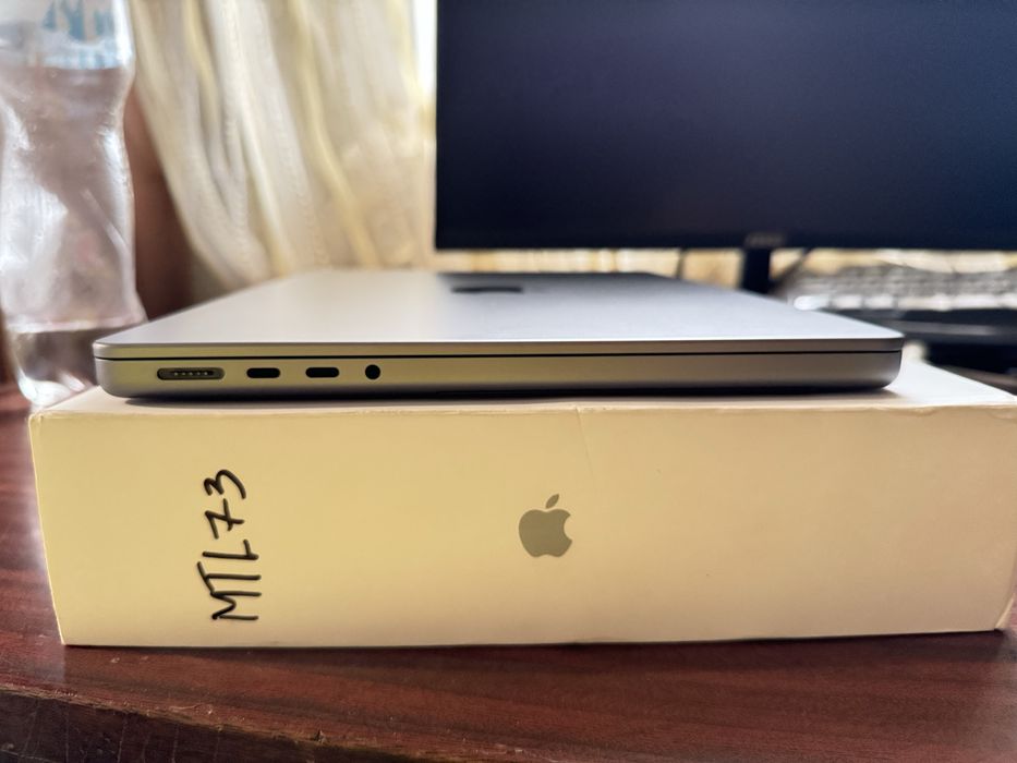 Macbook Pro M3 2023 14” 8/512 MTL73LL/A