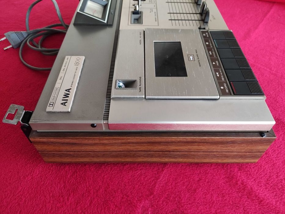 Aiwa AD-1800 Stereo Cassette Deck