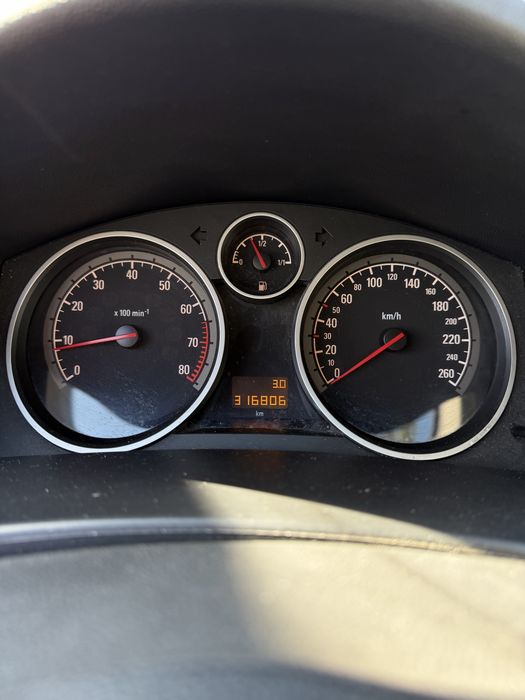 Продам Opel Astra H