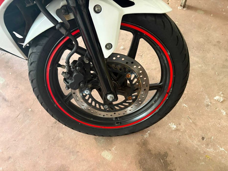 Vendo Honda cbr125r