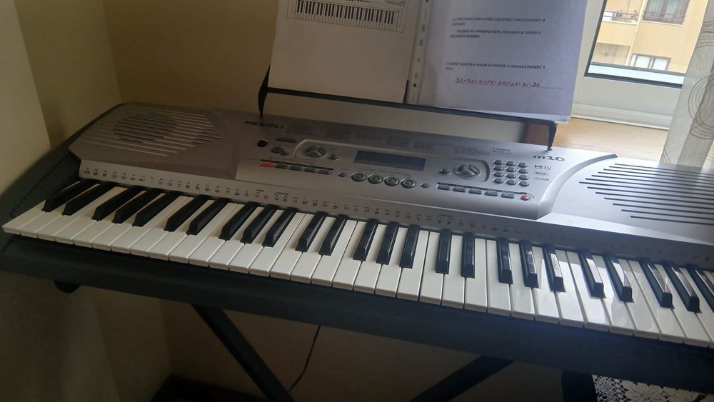 Piano excelente nunca usado