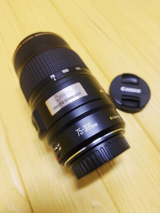 Объектив Canon Zoom Lens EF 75-300mm f/4-5.6 IS USM