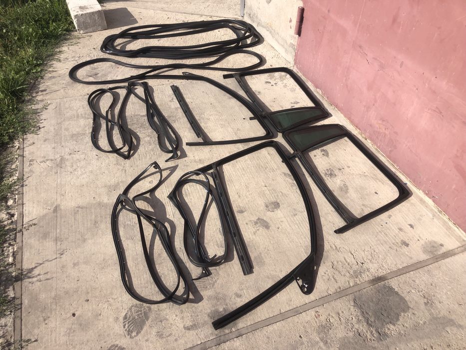 Уплотнитель дверей Шкода Октавия А5