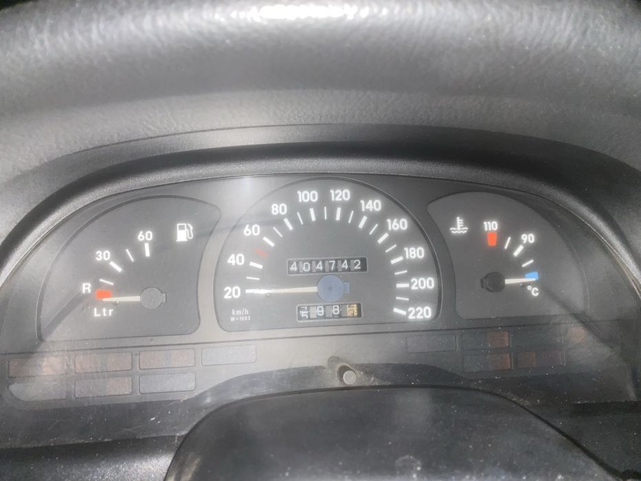 Opel Vecktra a 1992 1.8 бензин