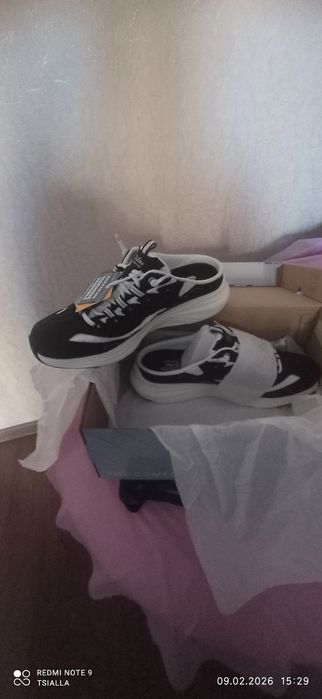 Skechers кросівки нові