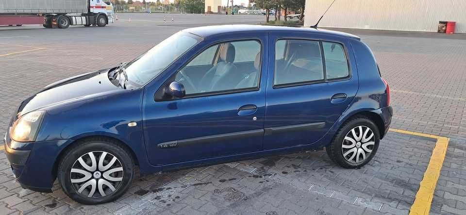 Clio 2  2003 r.     zadbane