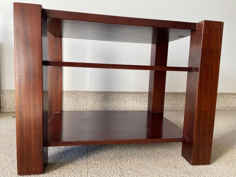 Mesa de madeira mogno maciço