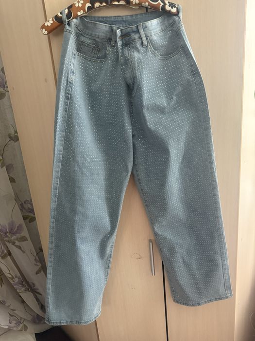 Джинси зі стразами - розмір L