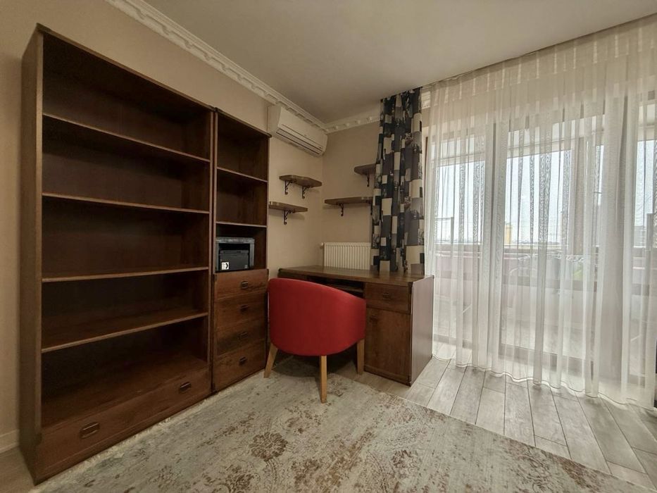 2 кімнати + кухня-студія у центрі біля парку та озера