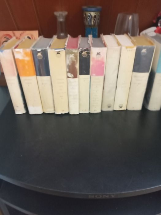 Продам з серії Велика всесвітня література