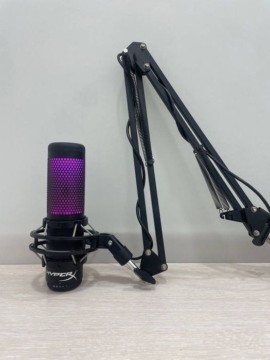 Игровой конденсаторный USB-микрофон HyperX QuadCast S+панторгаф