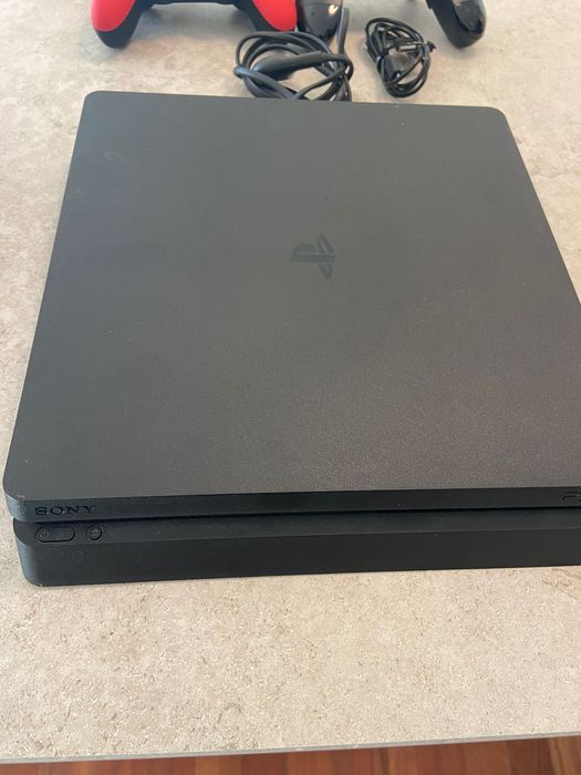 Playstation4+dois comandos e9 jogos