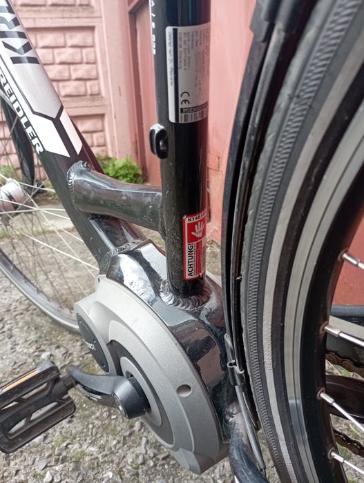 Електровелосипед Bosch , дві батареї, зарядка