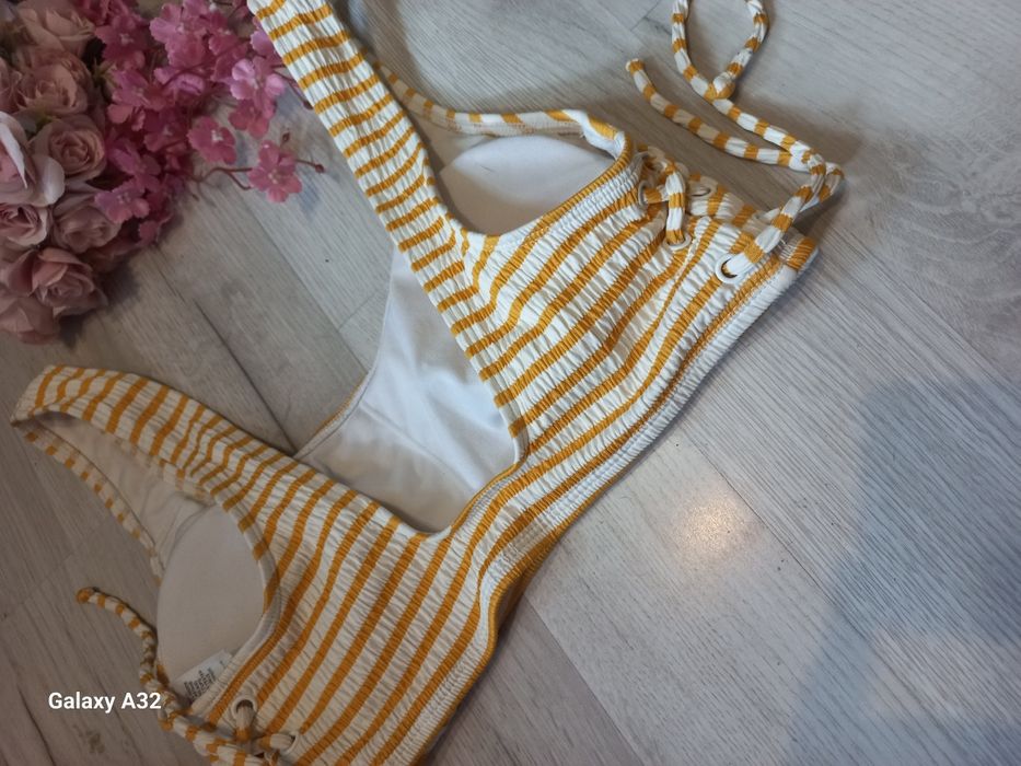 Biustonosz kąpielowy M