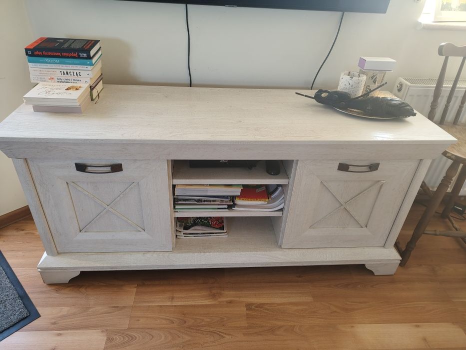 Komplet mebli w stylu prowansalskim