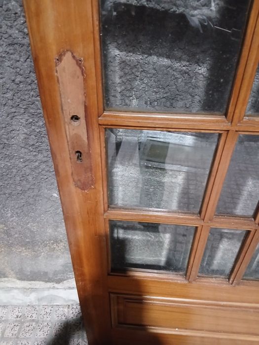 Vendo porta madeira