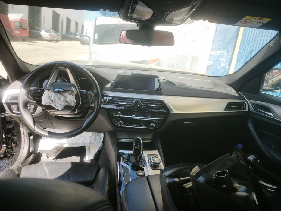 BMW 520d 2017   acidentado