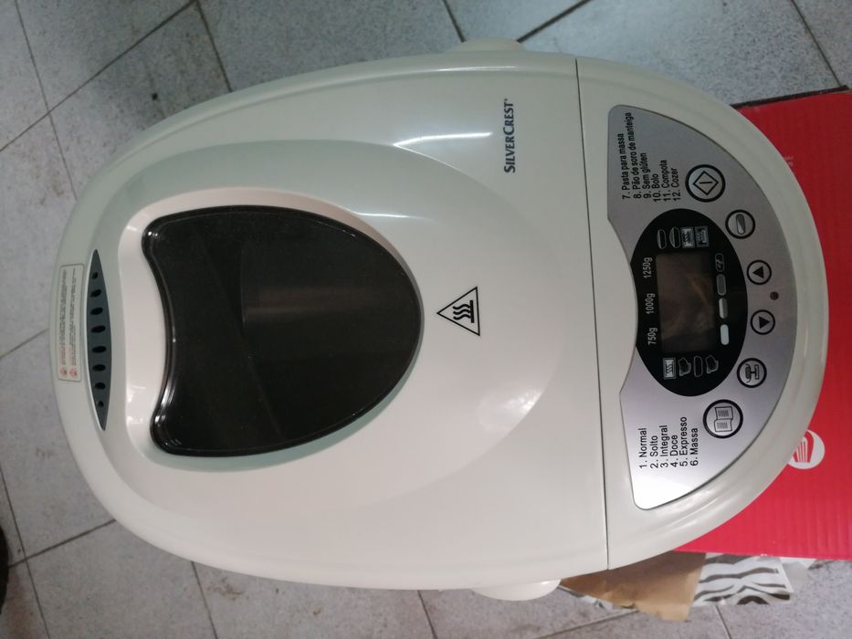 Máquina nova para fazer pão