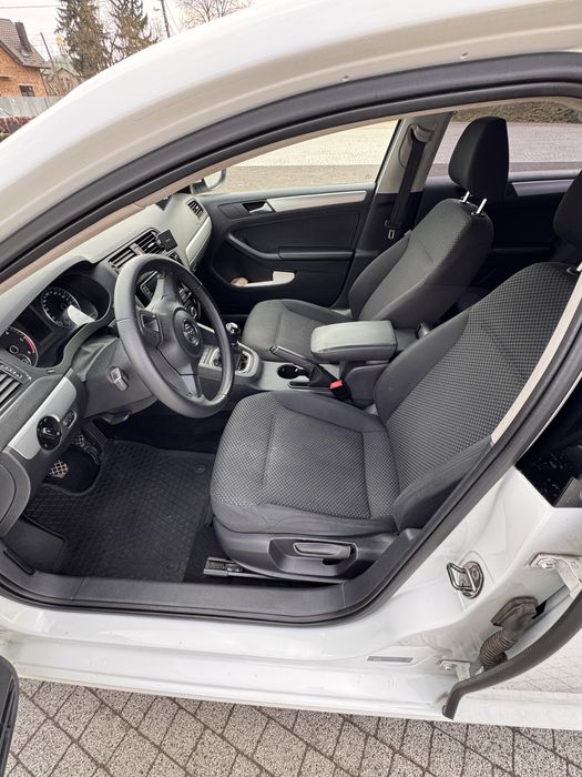 Офіційний автомобіль Volkswagen Jetta 2014 рік 2.0 дизель