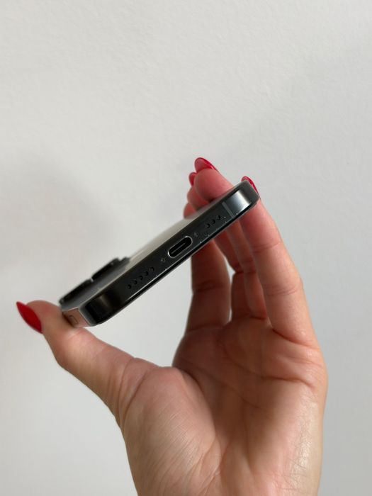 Iphone 16 Pro 256GB kolor titan black