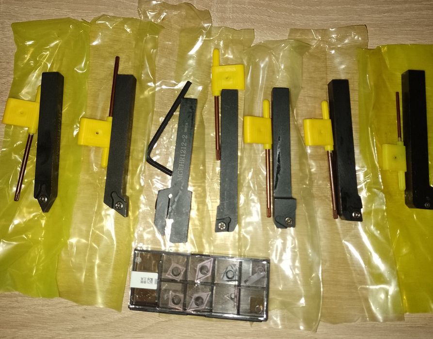 Noże tokarskie 12 ×12 mm składane na płytki