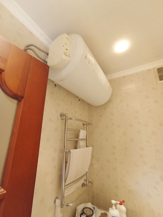 Продам 3-х комнатную квартиру сталинка Индустриальный район 62/42/8 кв.м  4-й этаж 5-ти этажного дома