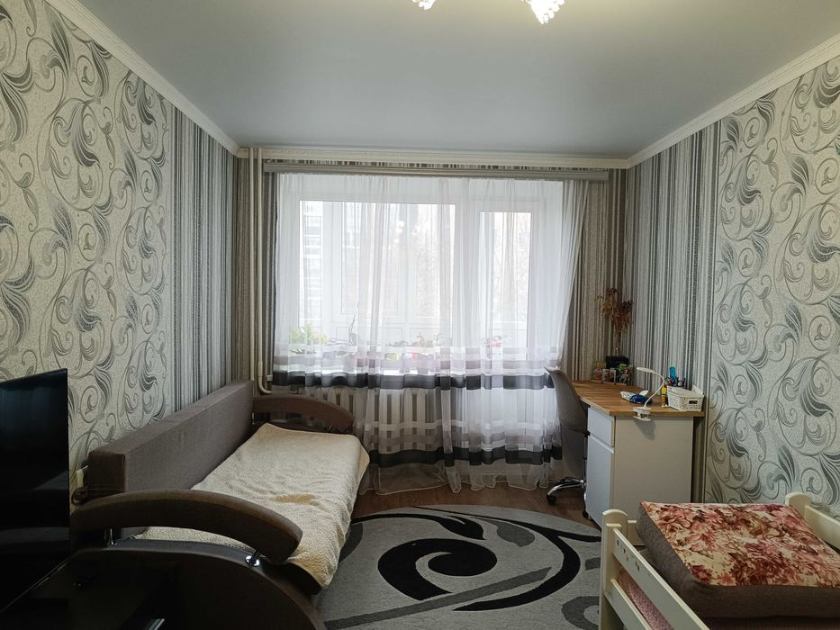 Продається гарна 1-кімн. квартира 2-й поверх р-н школи №3