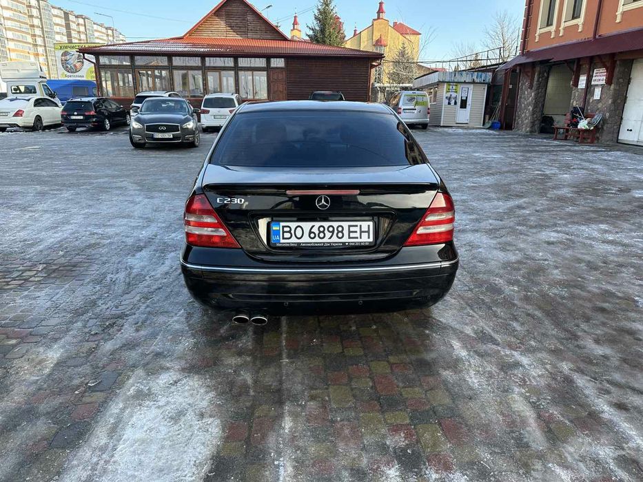 Mersedes-Benz C230