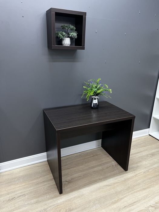 Стіл / манікюрний / будуарний / косметичний / письмовий / парта