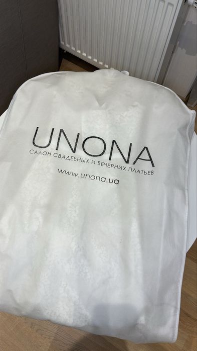 Коктейльна / весільна дизайнерська сукня від бренду UNONA