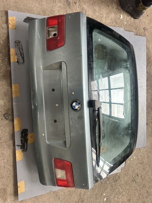Задня ляда бмв е39 турінг