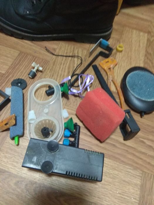 Продам  аксессуары к аквариуму,, подросших молинезий