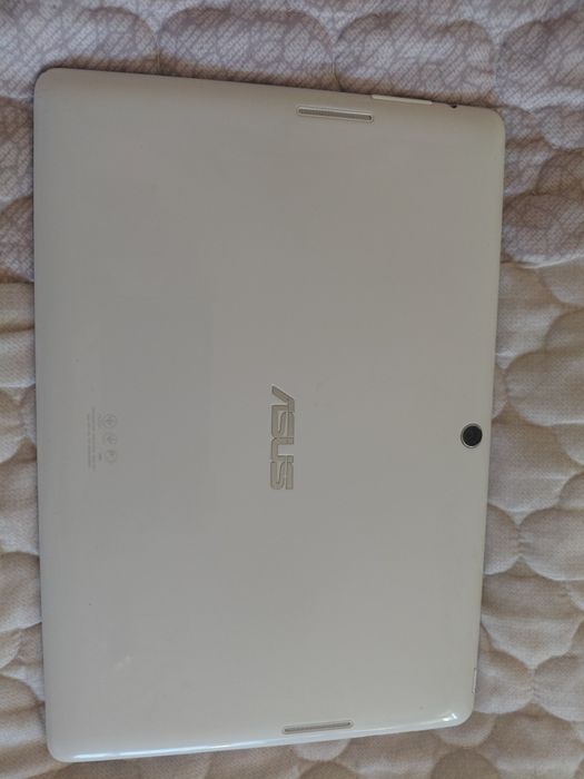 Asus MeMO Pad Smart 10 (ME301T) — это 10.1-дюймовый Android-планшет