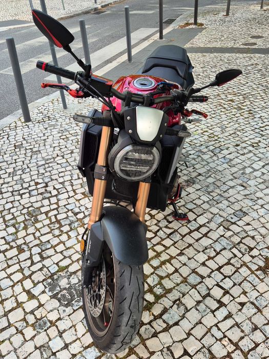 Honda CB 650 R de 2023 em estado imaculado!